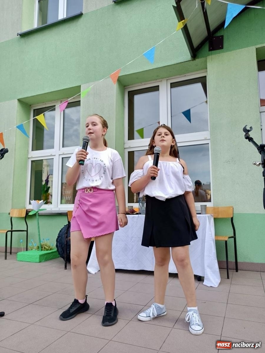 Zdjęcie w galerii na portalu naszraciborz.pl: Rodzinny festyn szkolny w Trzynastce wiadomości z regionu