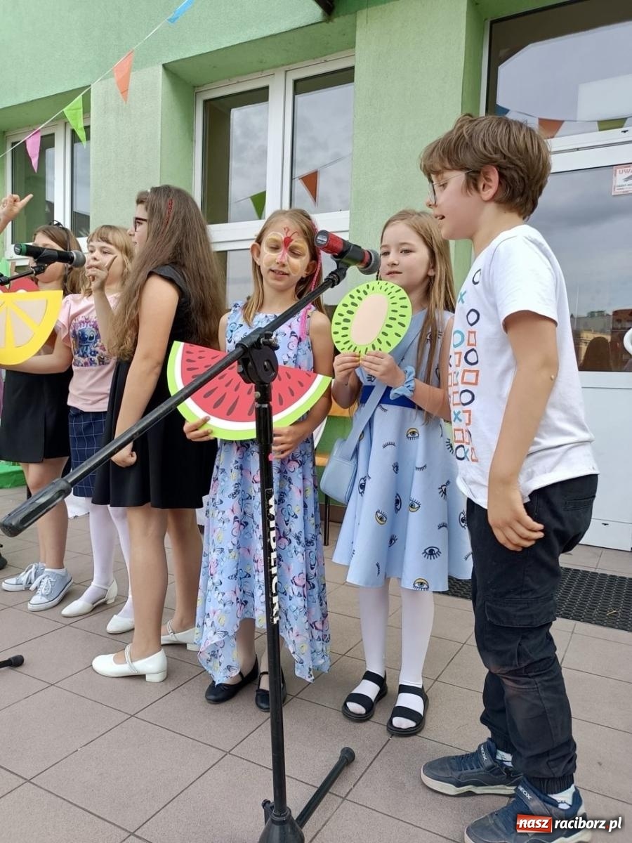 Zdjęcie w galerii na portalu naszraciborz.pl: Rodzinny festyn szkolny w Trzynastce wiadomości z regionu