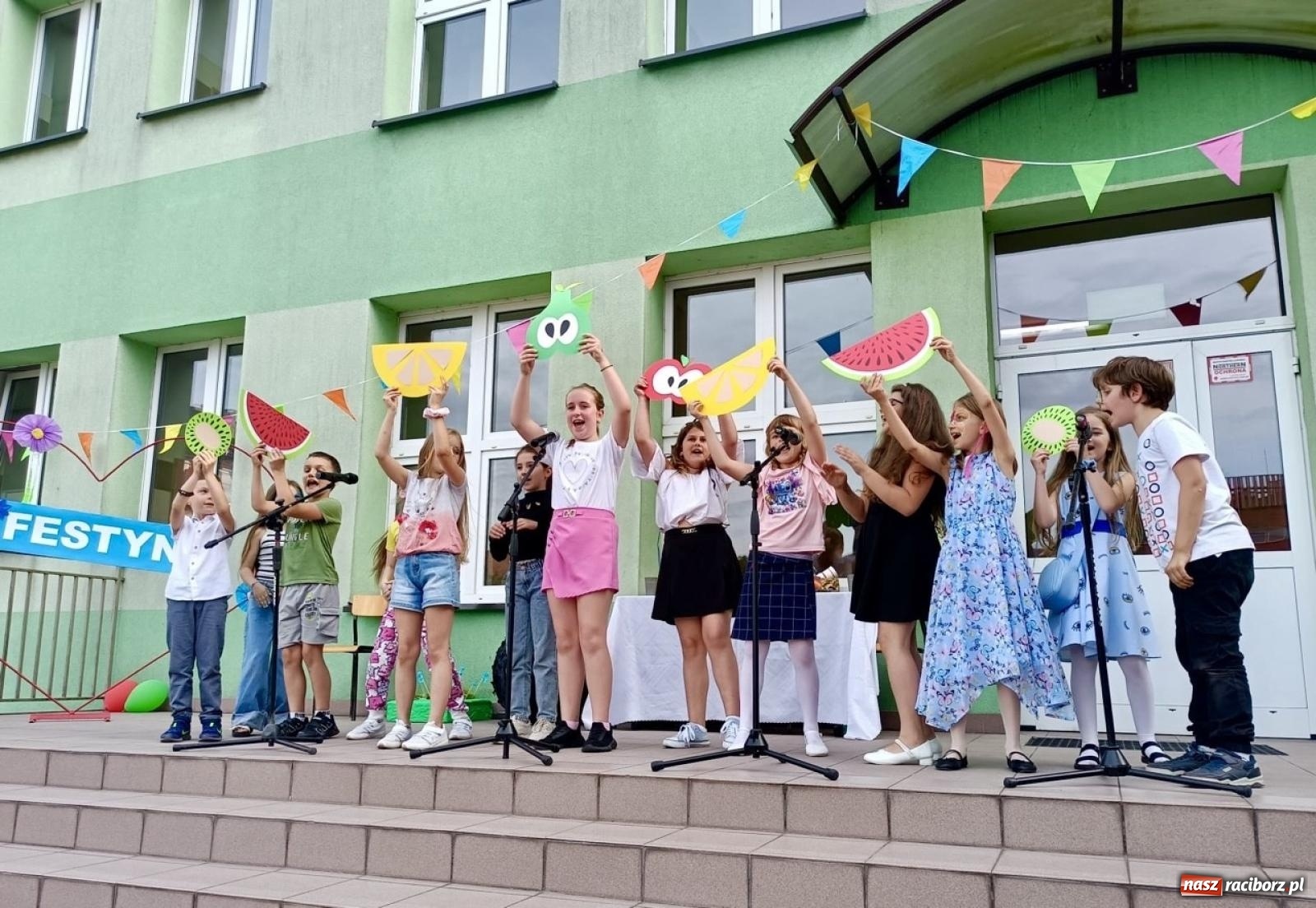 Zdjęcie w galerii na portalu naszraciborz.pl: Rodzinny festyn szkolny w Trzynastce wiadomości z regionu