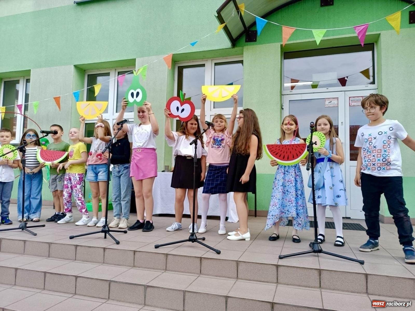 Zdjęcie w galerii na portalu naszraciborz.pl: Rodzinny festyn szkolny w Trzynastce wiadomości z regionu