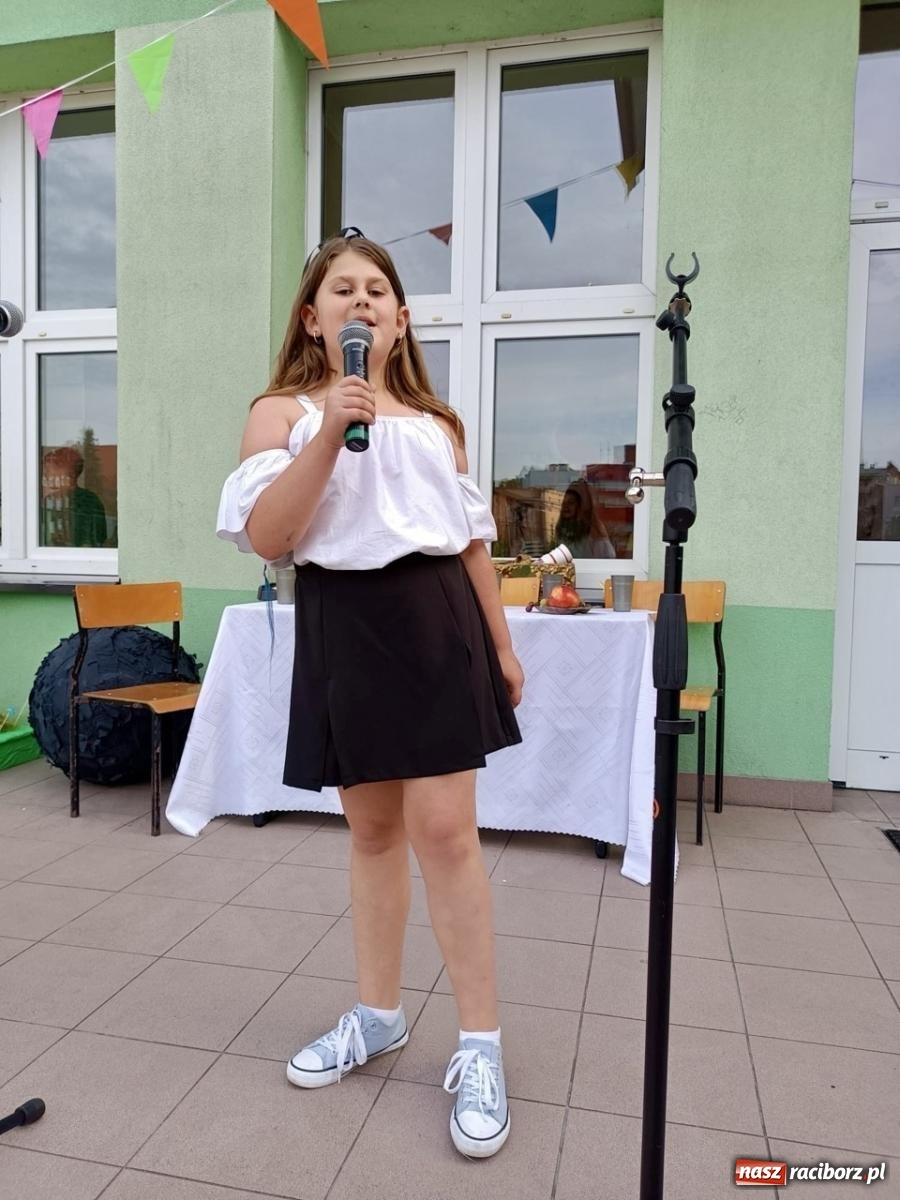 Zdjęcie w galerii na portalu naszraciborz.pl: Rodzinny festyn szkolny w Trzynastce wiadomości z regionu