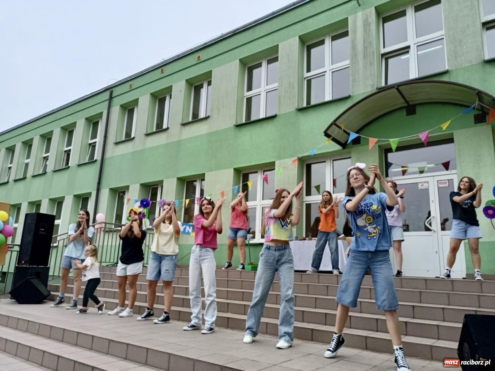 Zdjęcie w galerii na portalu naszraciborz.pl: Rodzinny festyn szkolny w Trzynastce wiadomości z regionu