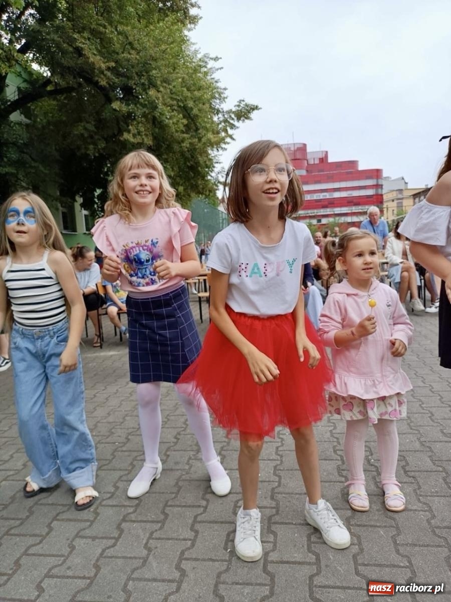 Zdjęcie w galerii na portalu naszraciborz.pl: Rodzinny festyn szkolny w Trzynastce wiadomości z regionu