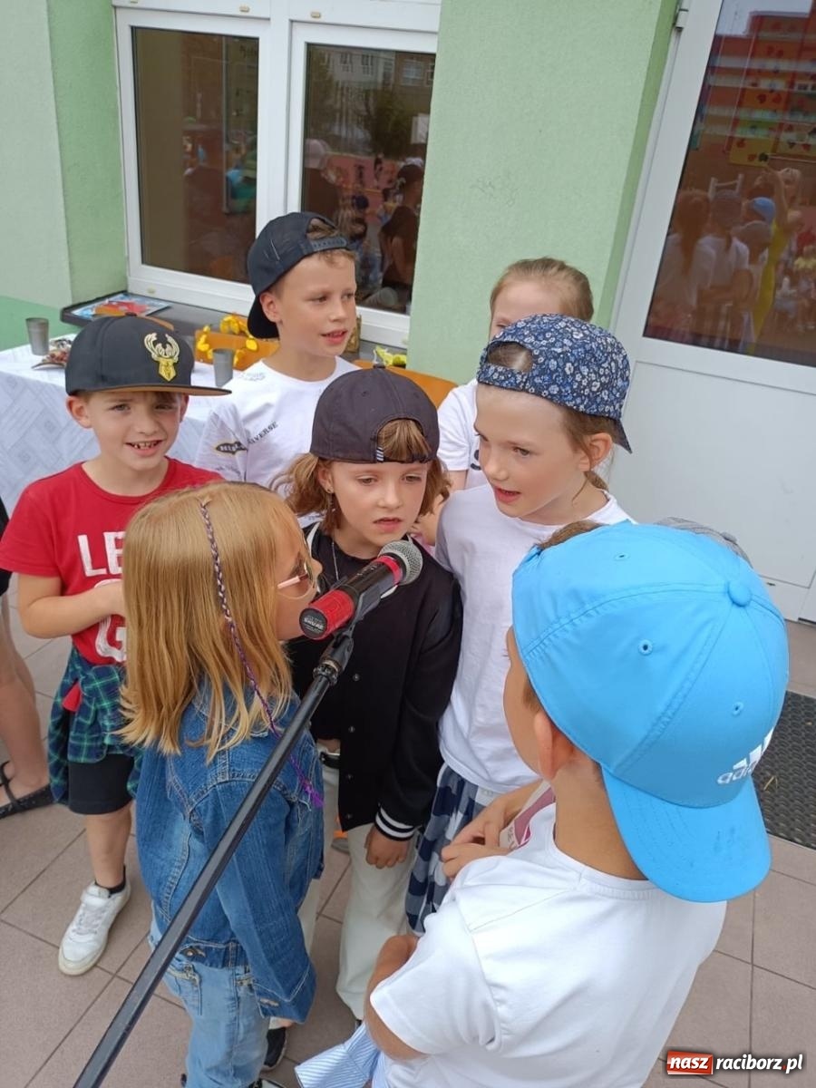 Zdjęcie w galerii na portalu naszraciborz.pl: Rodzinny festyn szkolny w Trzynastce wiadomości z regionu