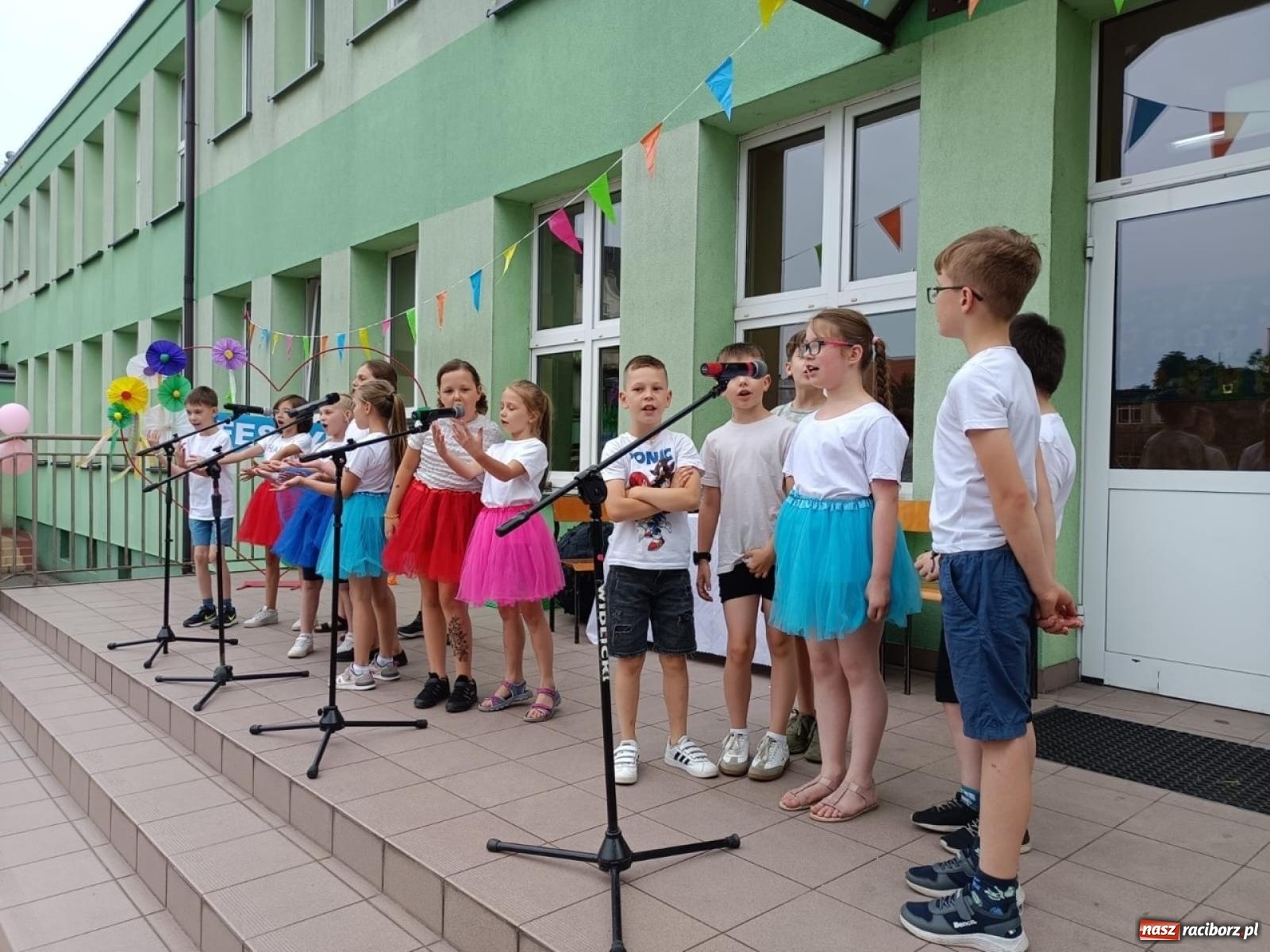 Zdjęcie w galerii na portalu naszraciborz.pl: Rodzinny festyn szkolny w Trzynastce wiadomości z regionu