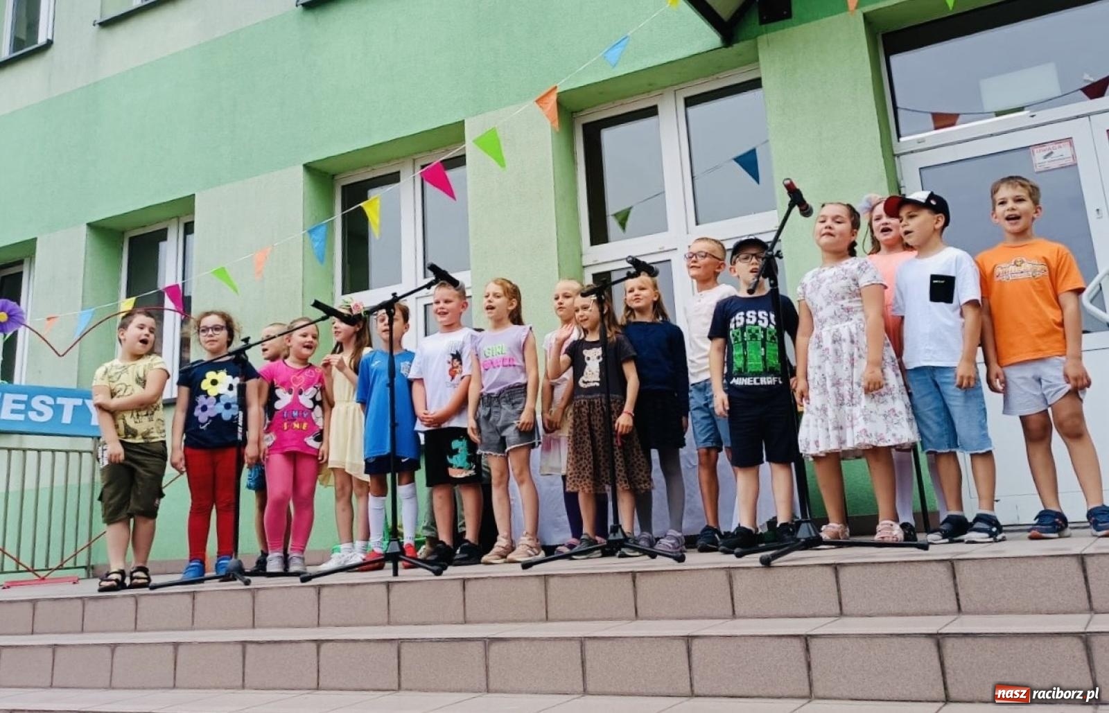 Zdjęcie w galerii na portalu naszraciborz.pl: Rodzinny festyn szkolny w Trzynastce wiadomości z regionu