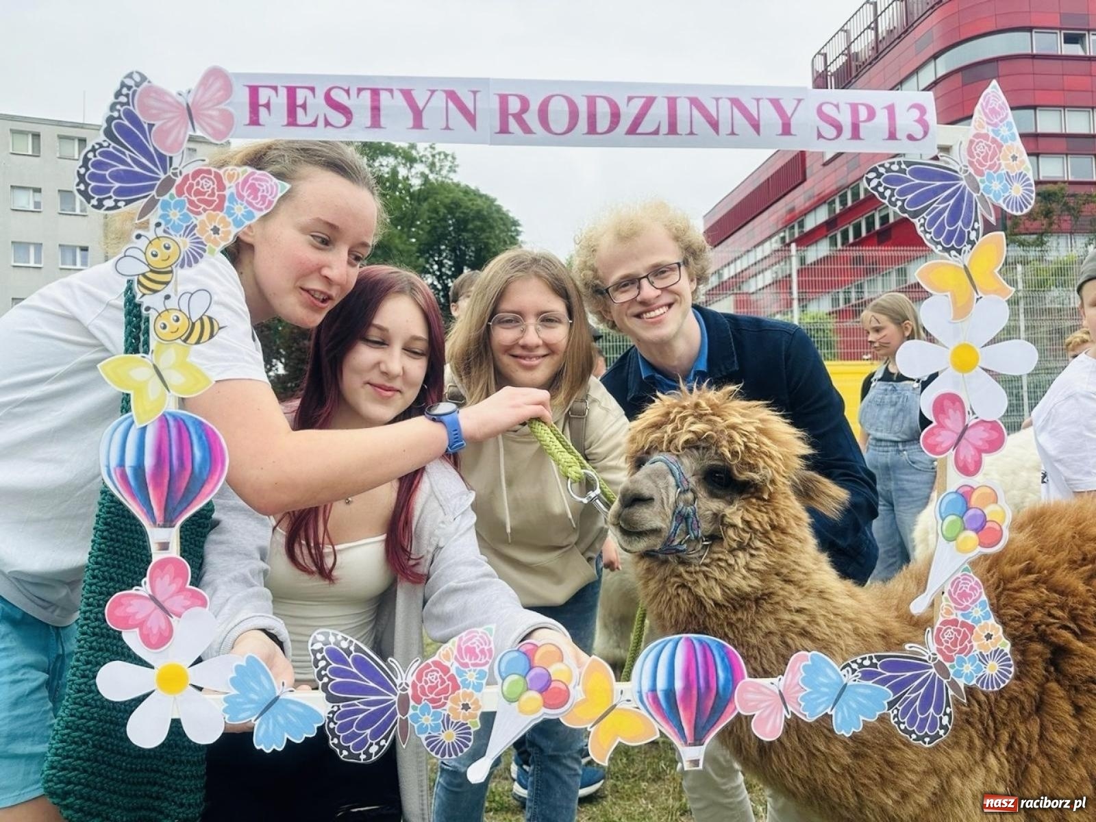 Zdjęcie w galerii na portalu naszraciborz.pl: Rodzinny festyn szkolny w Trzynastce wiadomości z regionu