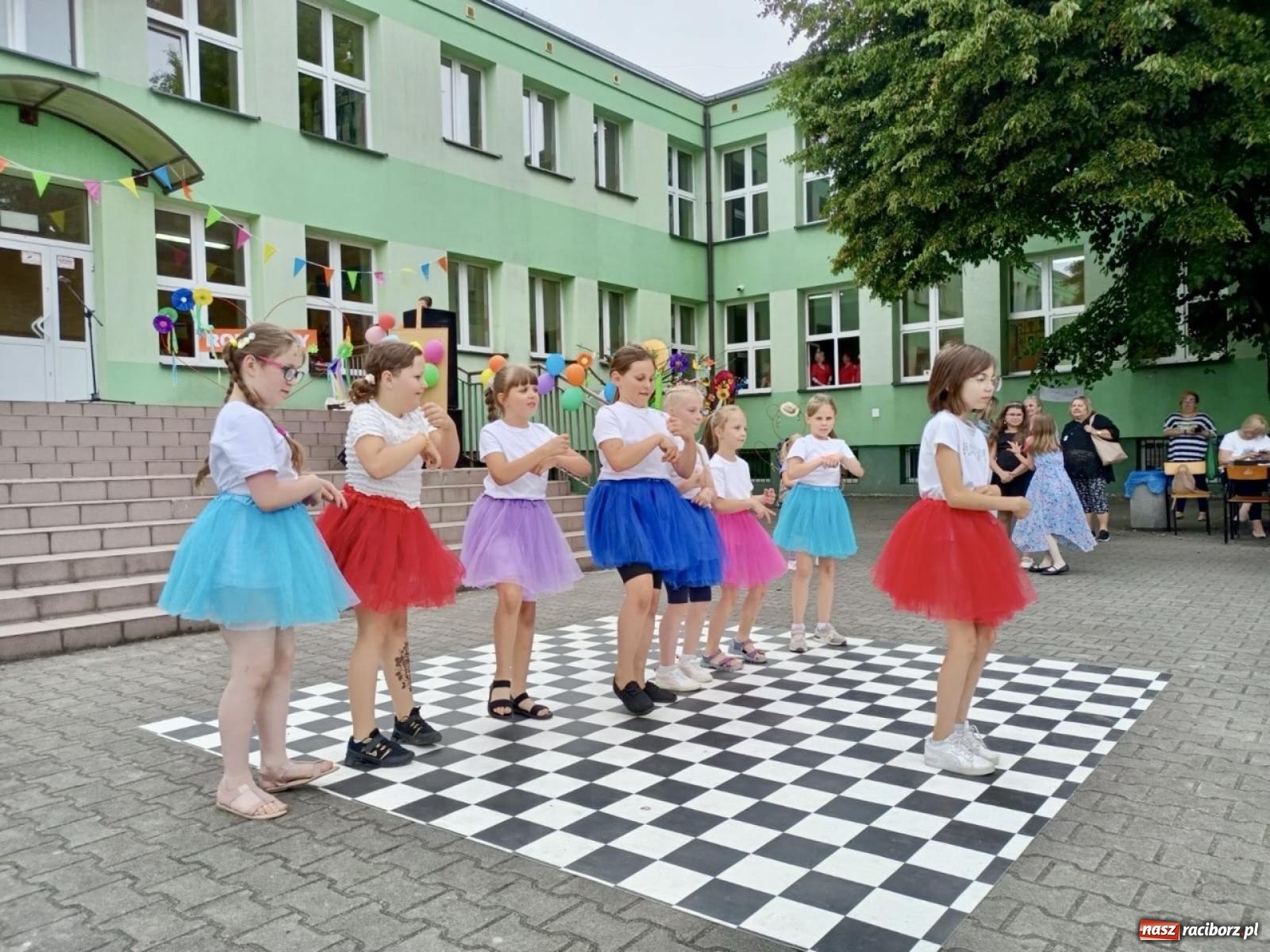 Zdjęcie w galerii na portalu naszraciborz.pl: Rodzinny festyn szkolny w Trzynastce wiadomości z regionu