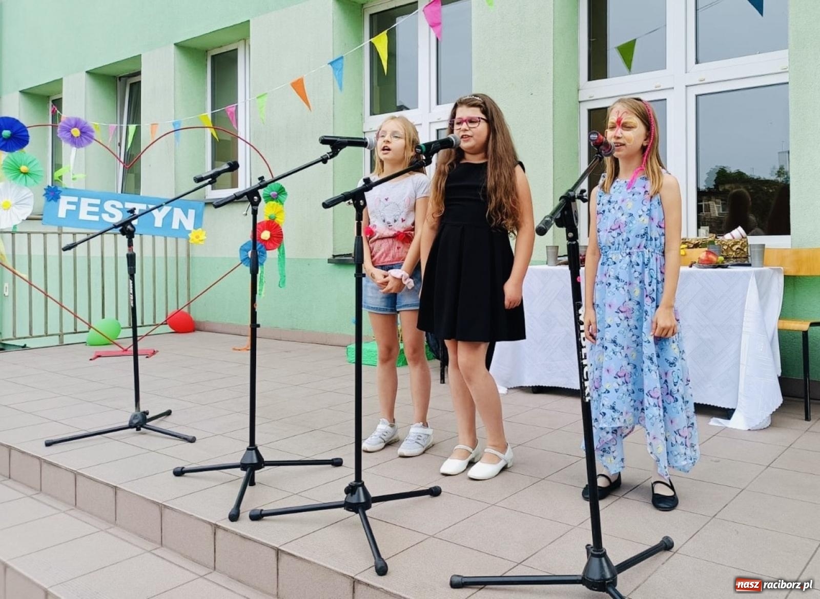 Zdjęcie w galerii na portalu naszraciborz.pl: Rodzinny festyn szkolny w Trzynastce wiadomości z regionu