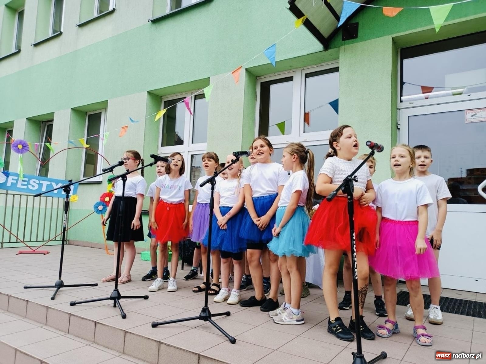 Zdjęcie w galerii na portalu naszraciborz.pl: Rodzinny festyn szkolny w Trzynastce wiadomości z regionu