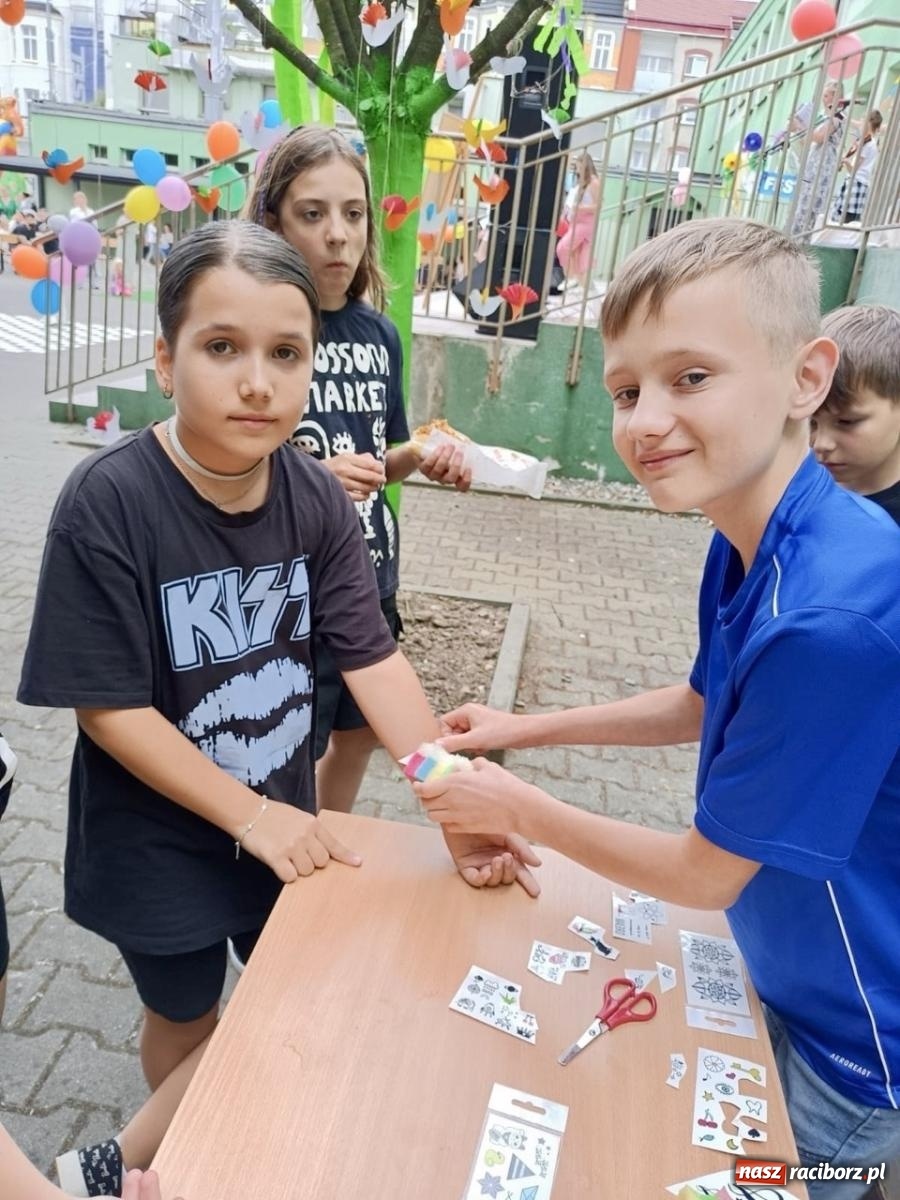 Zdjęcie w galerii na portalu naszraciborz.pl: Rodzinny festyn szkolny w Trzynastce wiadomości z regionu