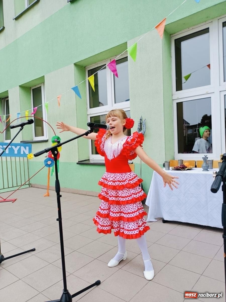 Zdjęcie w galerii na portalu naszraciborz.pl: Rodzinny festyn szkolny w Trzynastce wiadomości z regionu