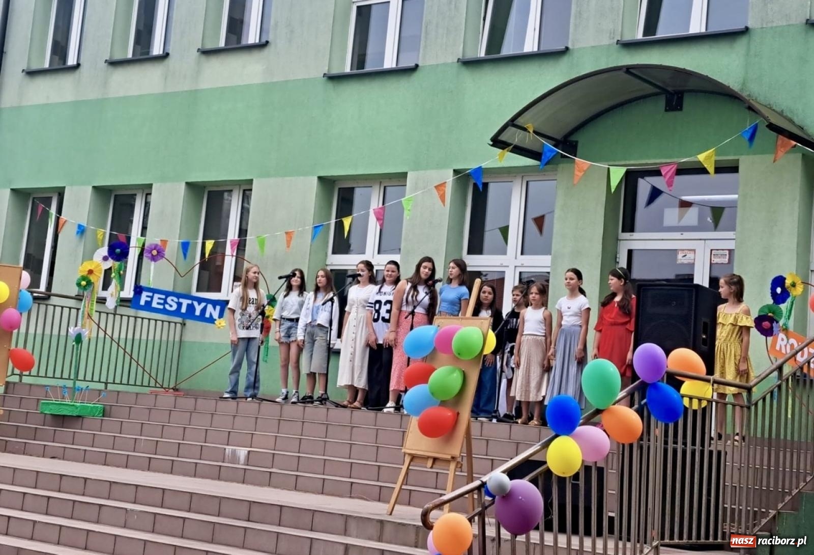 Zdjęcie w galerii na portalu naszraciborz.pl: Rodzinny festyn szkolny w Trzynastce wiadomości z regionu