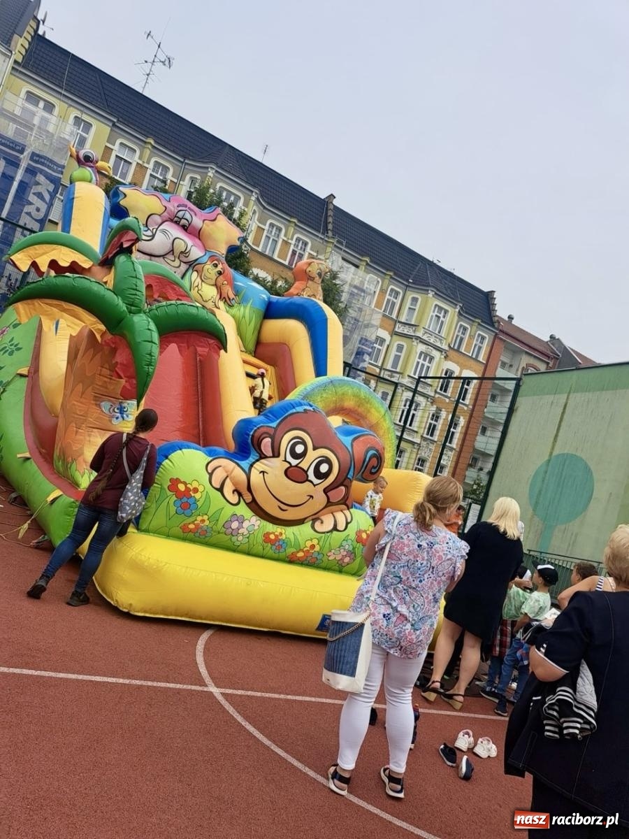 Zdjęcie w galerii na portalu naszraciborz.pl: Rodzinny festyn szkolny w Trzynastce wiadomości z regionu