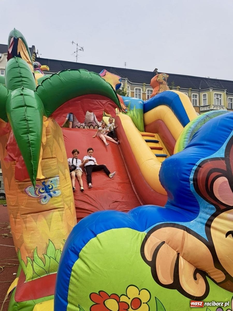 Zdjęcie w galerii na portalu naszraciborz.pl: Rodzinny festyn szkolny w Trzynastce wiadomości z regionu