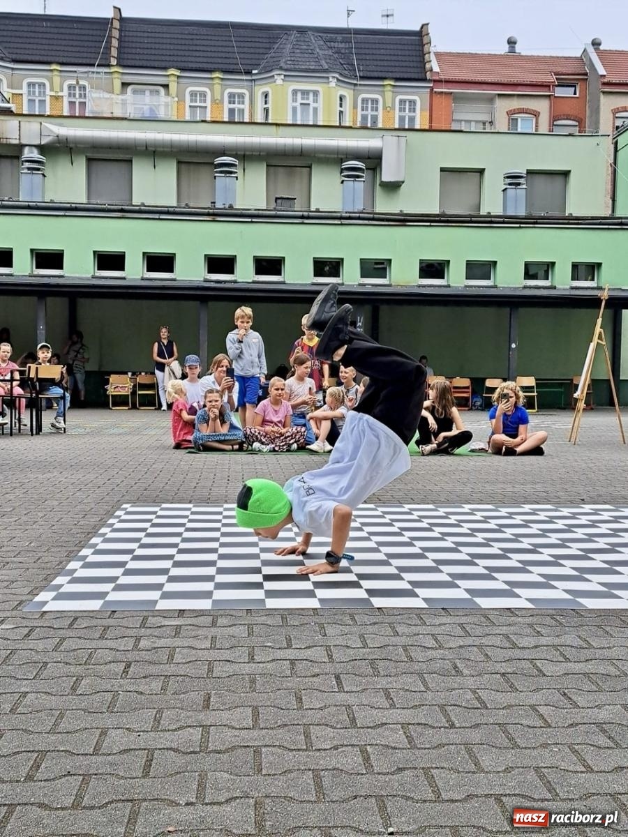 Zdjęcie w galerii na portalu naszraciborz.pl: Rodzinny festyn szkolny w Trzynastce wiadomości z regionu