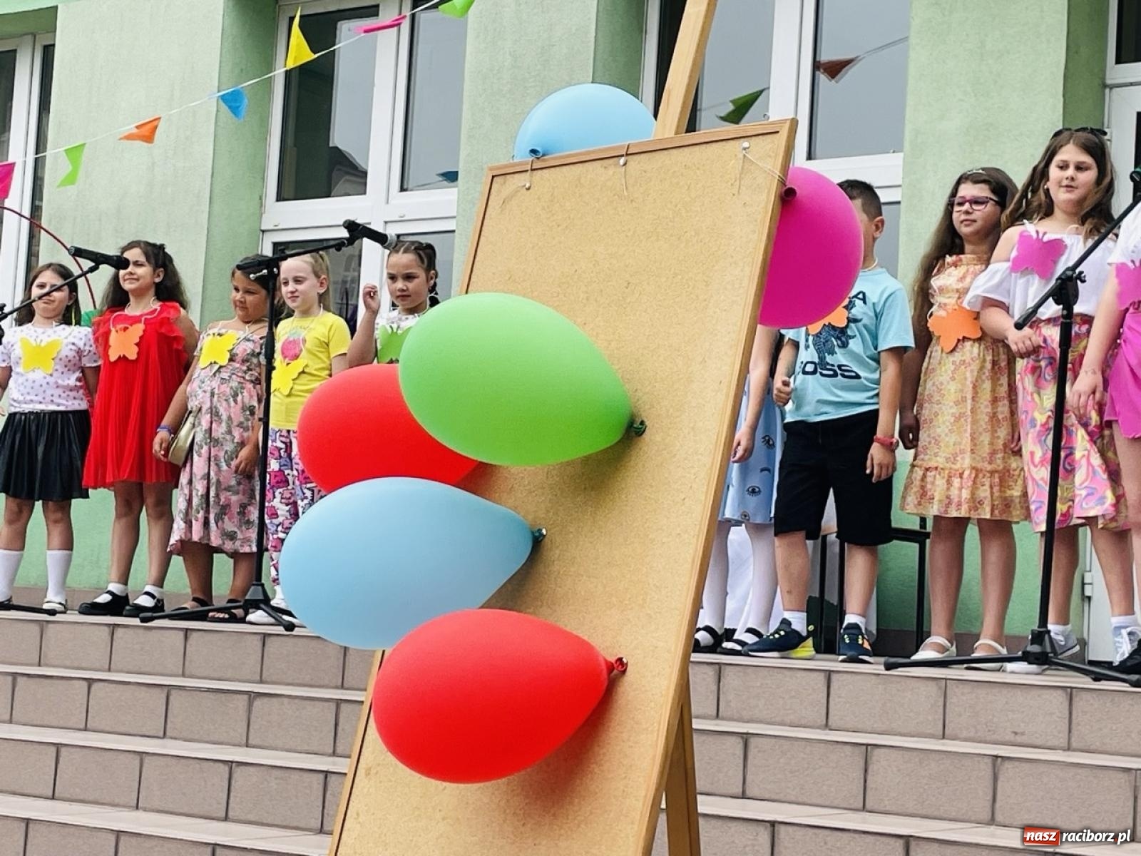 Zdjęcie w galerii na portalu naszraciborz.pl: Rodzinny festyn szkolny w Trzynastce wiadomości z regionu