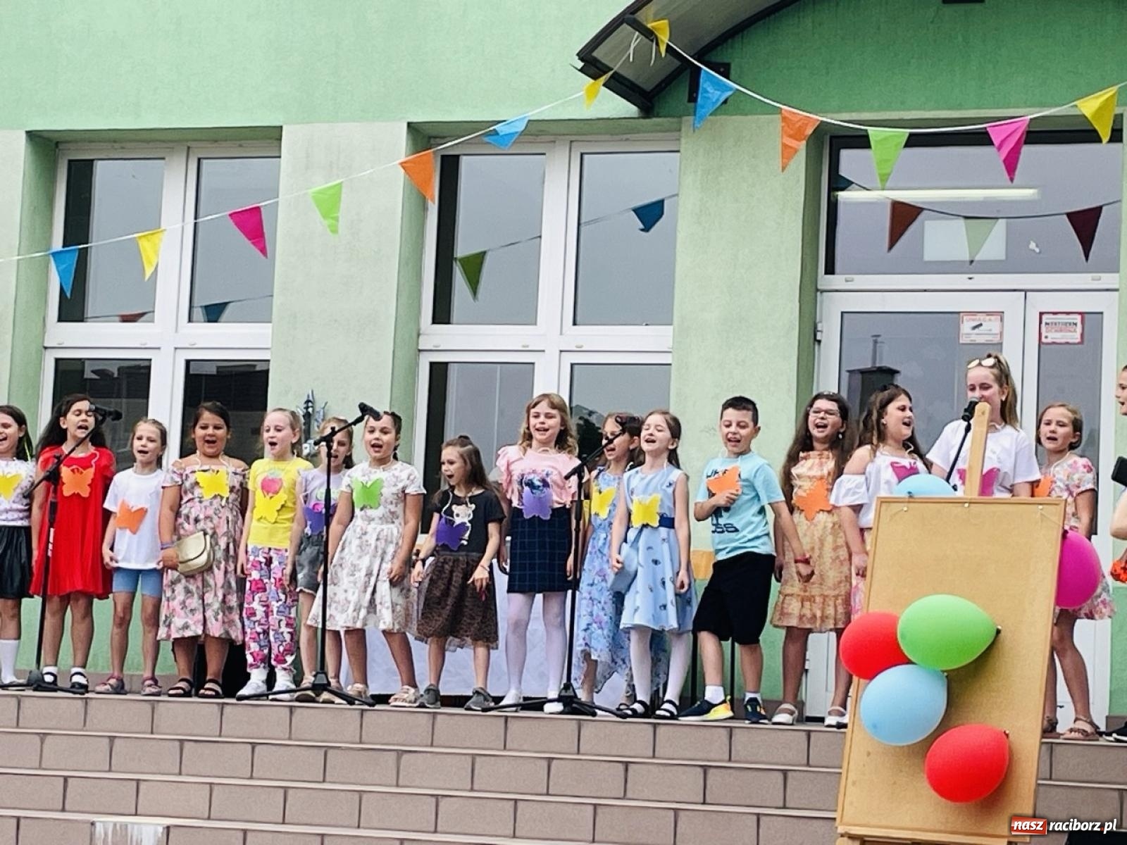 Zdjęcie w galerii na portalu naszraciborz.pl: Rodzinny festyn szkolny w Trzynastce wiadomości z regionu