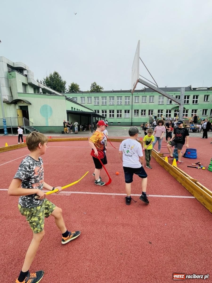 Zdjęcie w galerii na portalu naszraciborz.pl: Rodzinny festyn szkolny w Trzynastce wiadomości z regionu