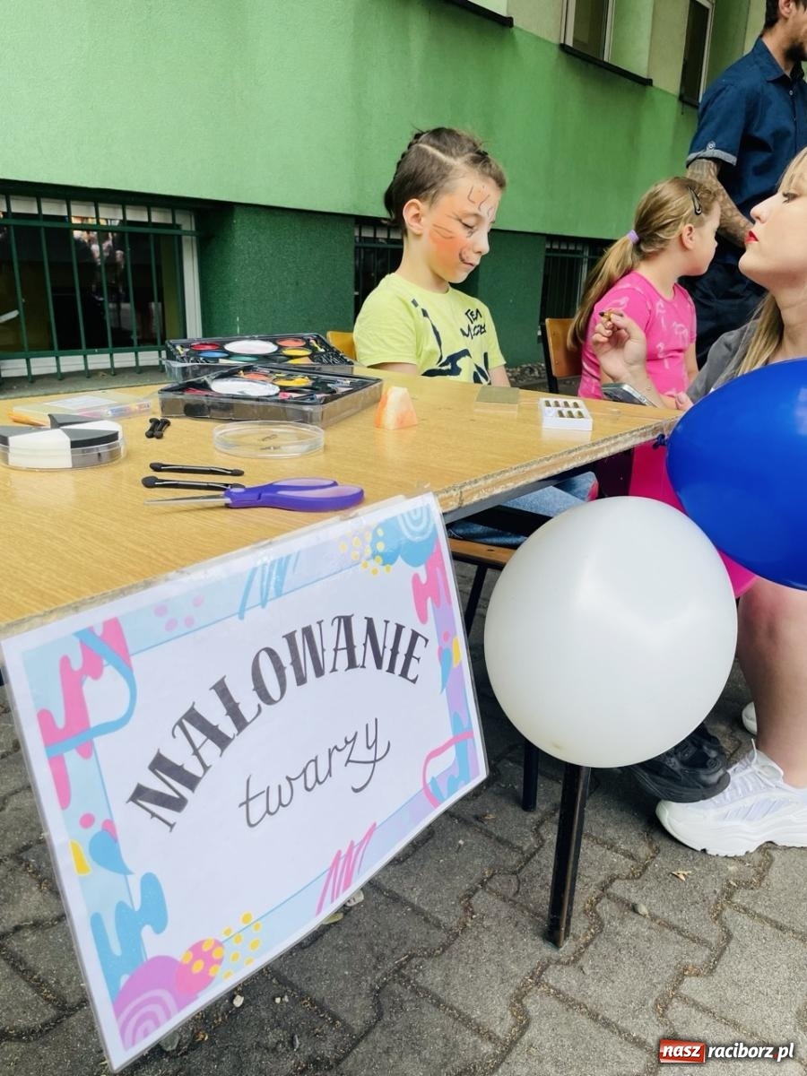 Zdjęcie w galerii na portalu naszraciborz.pl: Rodzinny festyn szkolny w Trzynastce wiadomości z regionu