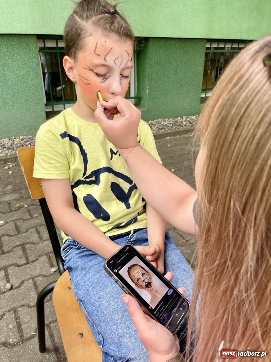 Zdjęcie w galerii na portalu naszraciborz.pl: Rodzinny festyn szkolny w Trzynastce wiadomości z regionu