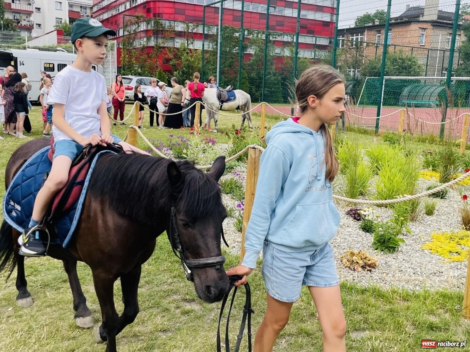 Zdjęcie w galerii na portalu naszraciborz.pl: Rodzinny festyn szkolny w Trzynastce wiadomości z regionu