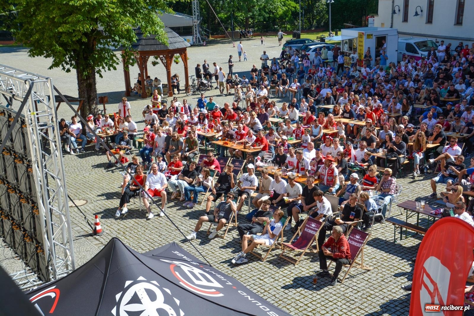Zdjęcie w galerii na portalu naszraciborz.pl: Tak w Raciborzu zagrzewali biało-czerwonych do boju [FOTO i WIDEO] wiadomości z regionu