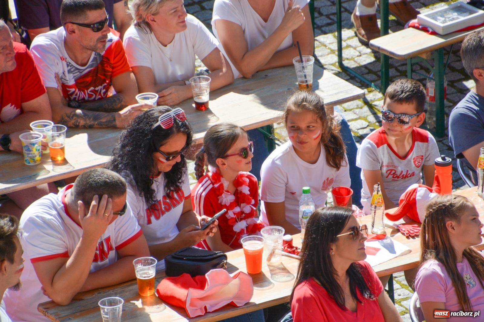 Zdjęcie w galerii na portalu naszraciborz.pl: Tak w Raciborzu zagrzewali biało-czerwonych do boju [FOTO i WIDEO] wiadomości z regionu