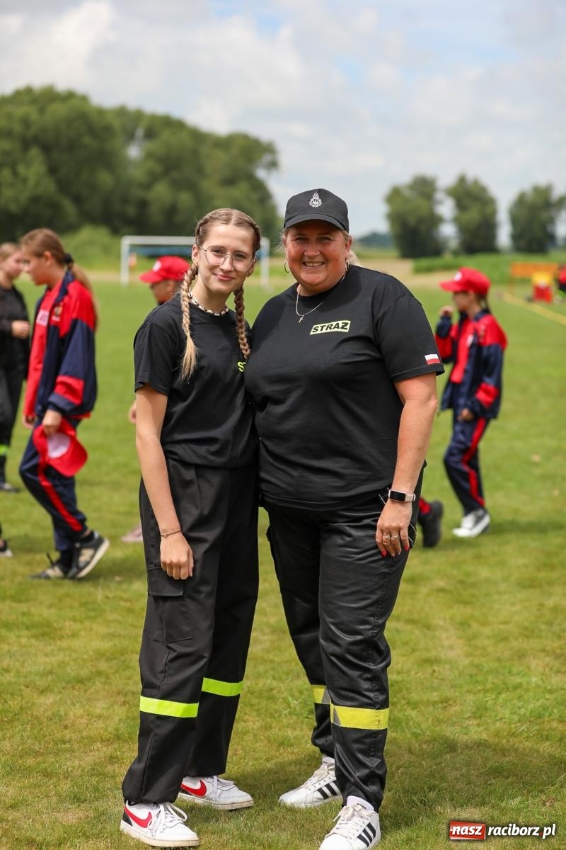 Zdjęcie w galerii na portalu naszraciborz.pl: Krzanowice wywożą trzy puchary z Bojanowa. Gminne zawody sportowo-pożarnicze wiadomości z regionu