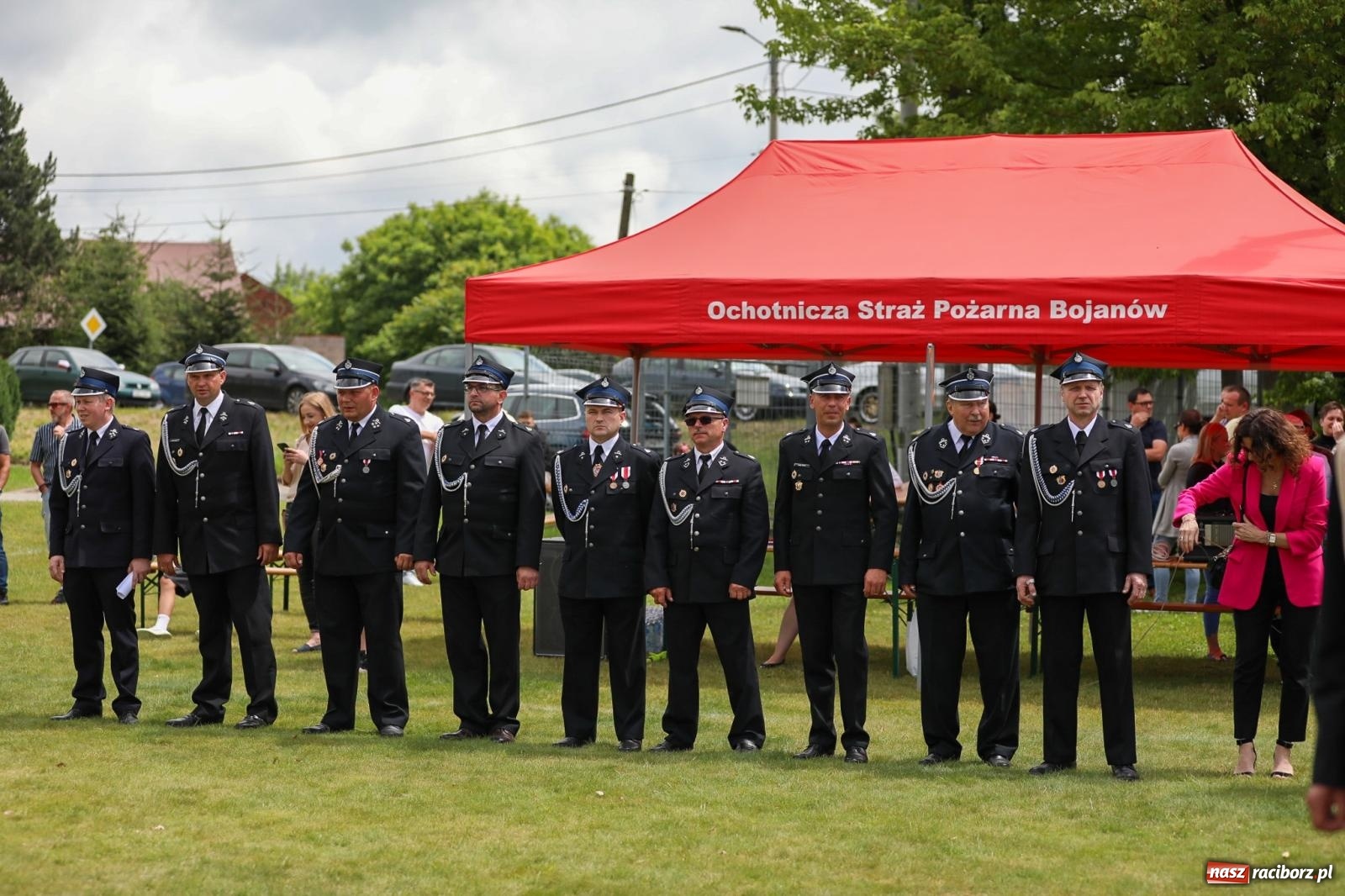 Zdjęcie w galerii na portalu naszraciborz.pl: Krzanowice wywożą trzy puchary z Bojanowa. Gminne zawody sportowo-pożarnicze wiadomości z regionu