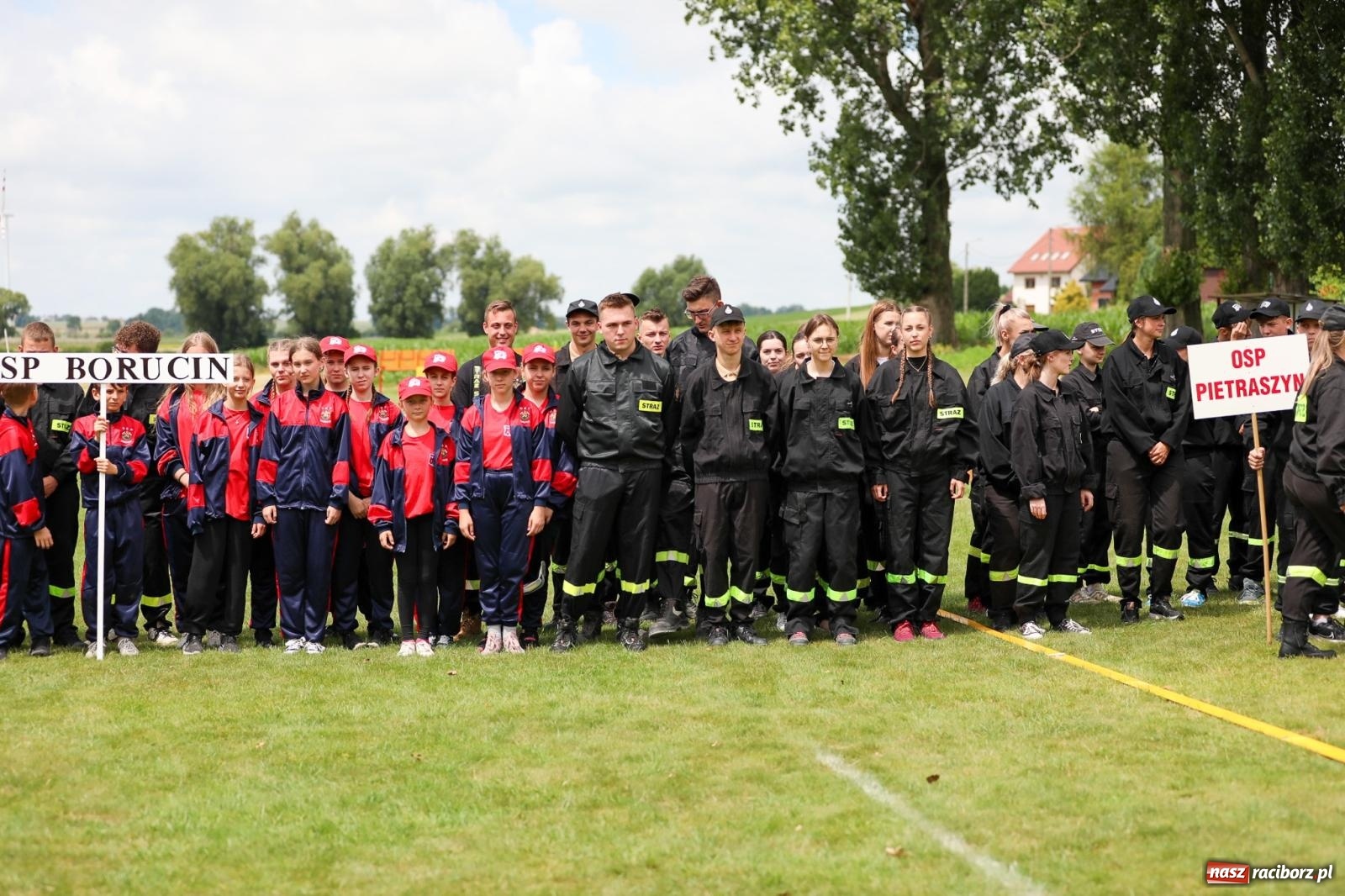 Zdjęcie w galerii na portalu naszraciborz.pl: Krzanowice wywożą trzy puchary z Bojanowa. Gminne zawody sportowo-pożarnicze wiadomości z regionu