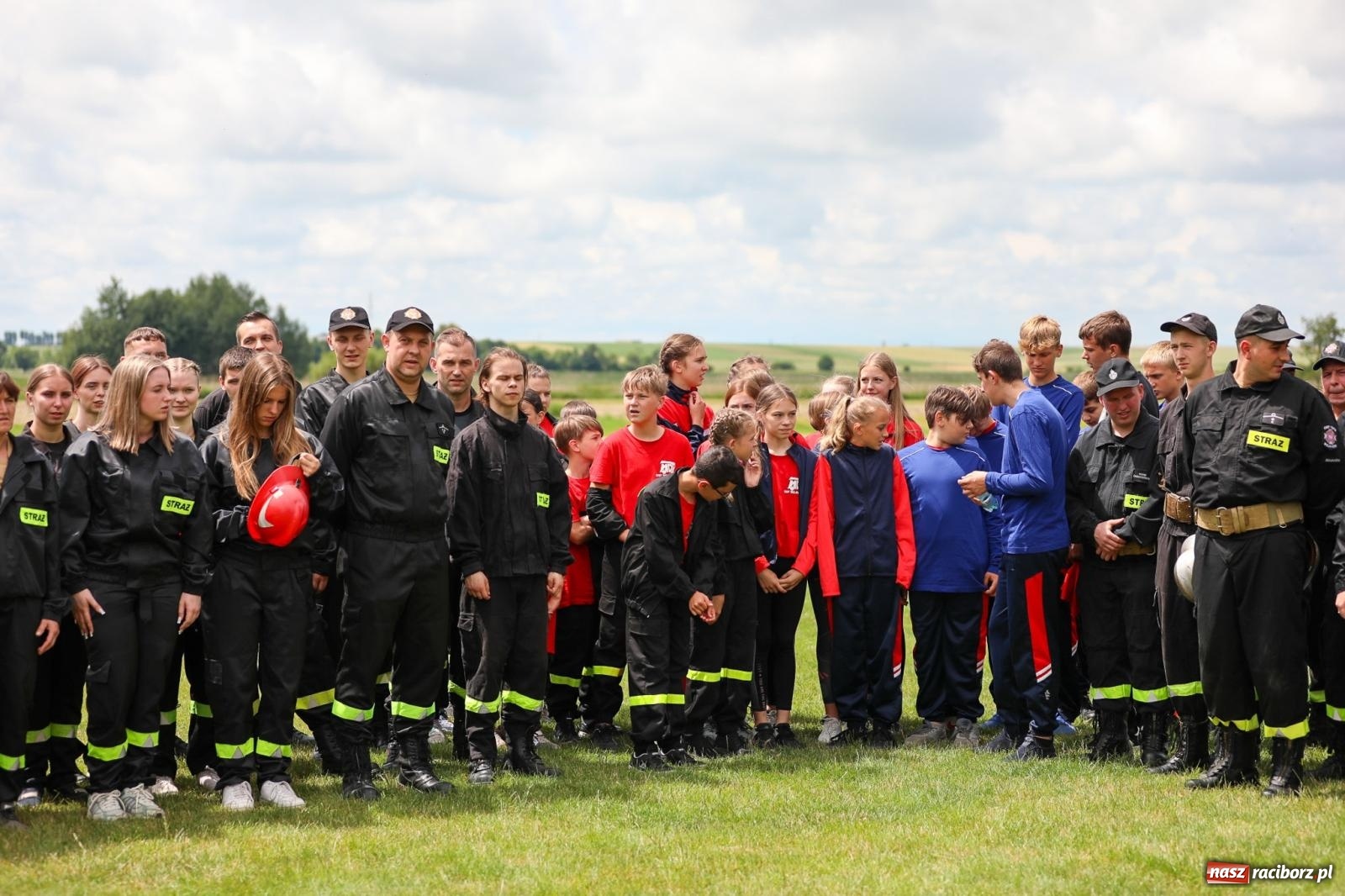 Zdjęcie w galerii na portalu naszraciborz.pl: Krzanowice wywożą trzy puchary z Bojanowa. Gminne zawody sportowo-pożarnicze wiadomości z regionu