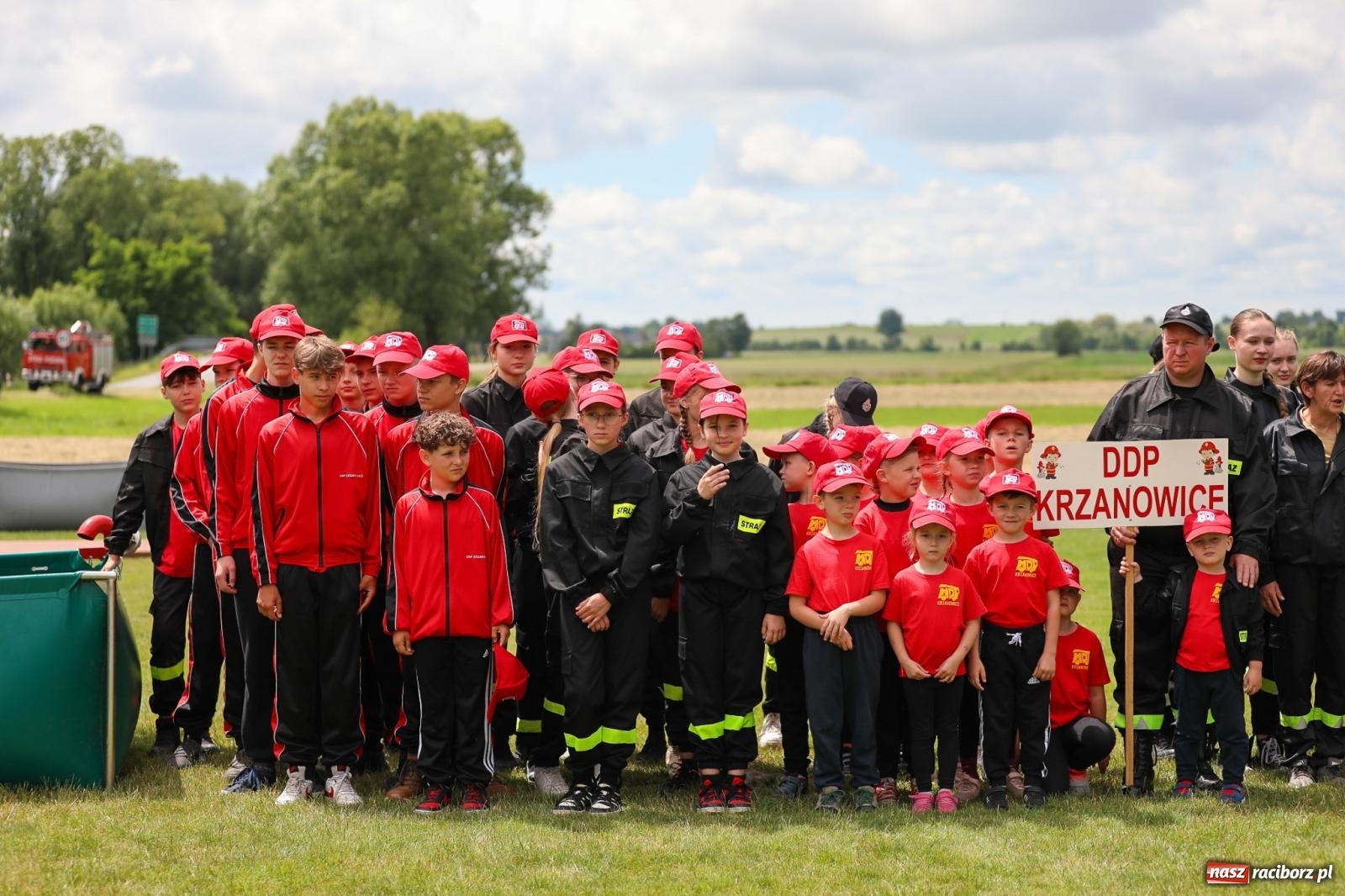 Zdjęcie w galerii na portalu naszraciborz.pl: Krzanowice wywożą trzy puchary z Bojanowa. Gminne zawody sportowo-pożarnicze wiadomości z regionu