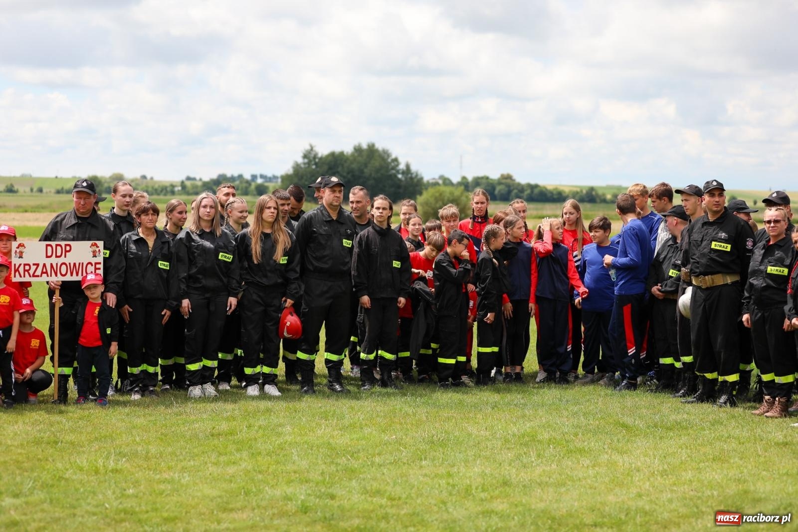 Zdjęcie w galerii na portalu naszraciborz.pl: Krzanowice wywożą trzy puchary z Bojanowa. Gminne zawody sportowo-pożarnicze wiadomości z regionu