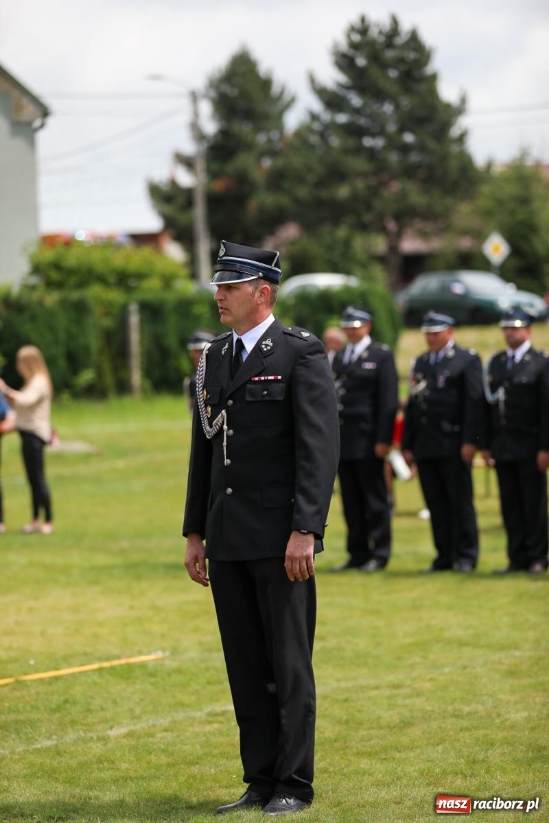 Zdjęcie w galerii na portalu naszraciborz.pl: Krzanowice wywożą trzy puchary z Bojanowa. Gminne zawody sportowo-pożarnicze wiadomości z regionu