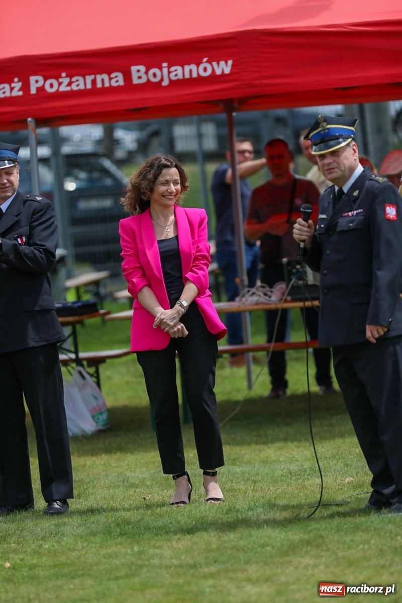 Zdjęcie w galerii na portalu naszraciborz.pl: Krzanowice wywożą trzy puchary z Bojanowa. Gminne zawody sportowo-pożarnicze wiadomości z regionu