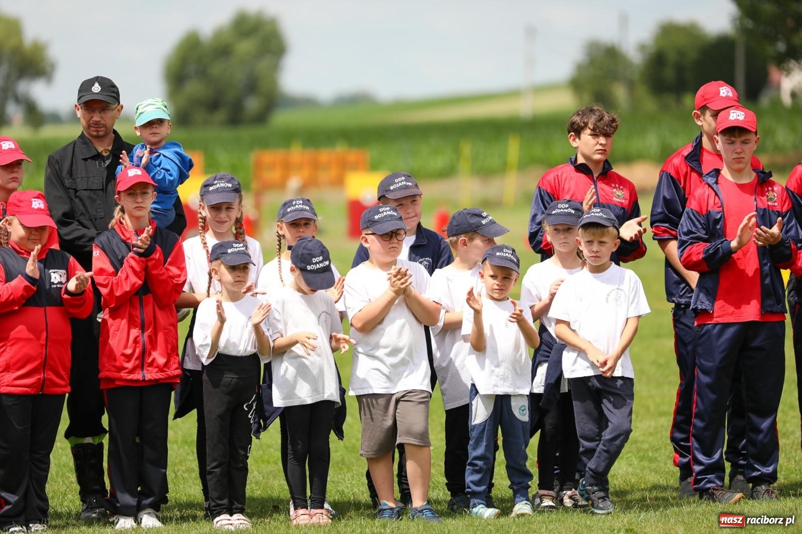 Zdjęcie w galerii na portalu naszraciborz.pl: Krzanowice wywożą trzy puchary z Bojanowa. Gminne zawody sportowo-pożarnicze wiadomości z regionu