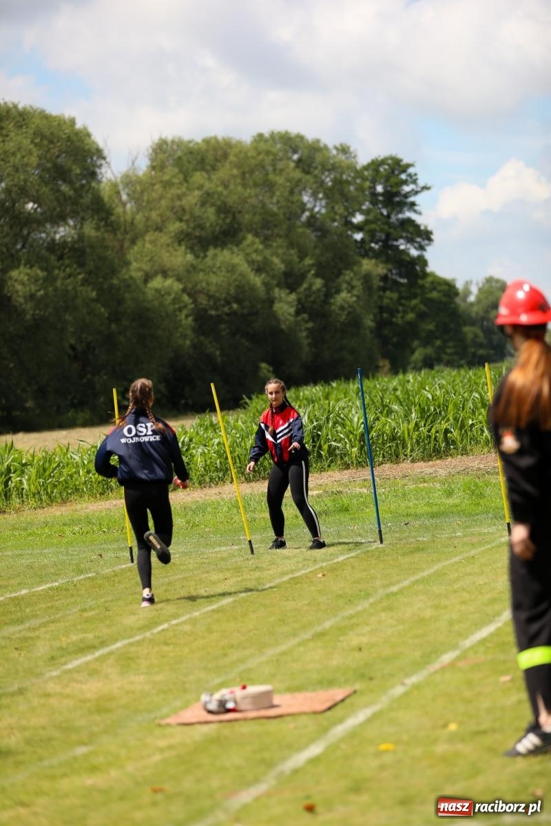 Zdjęcie w galerii na portalu naszraciborz.pl: Krzanowice wywożą trzy puchary z Bojanowa. Gminne zawody sportowo-pożarnicze wiadomości z regionu