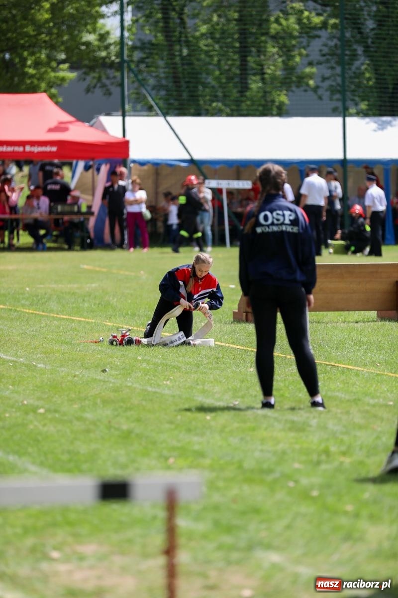 Zdjęcie w galerii na portalu naszraciborz.pl: Krzanowice wywożą trzy puchary z Bojanowa. Gminne zawody sportowo-pożarnicze wiadomości z regionu