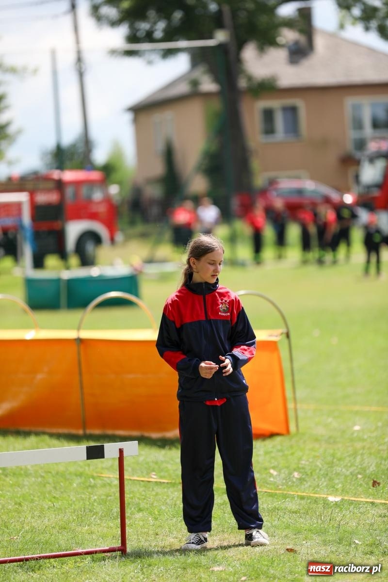 Zdjęcie w galerii na portalu naszraciborz.pl: Krzanowice wywożą trzy puchary z Bojanowa. Gminne zawody sportowo-pożarnicze wiadomości z regionu