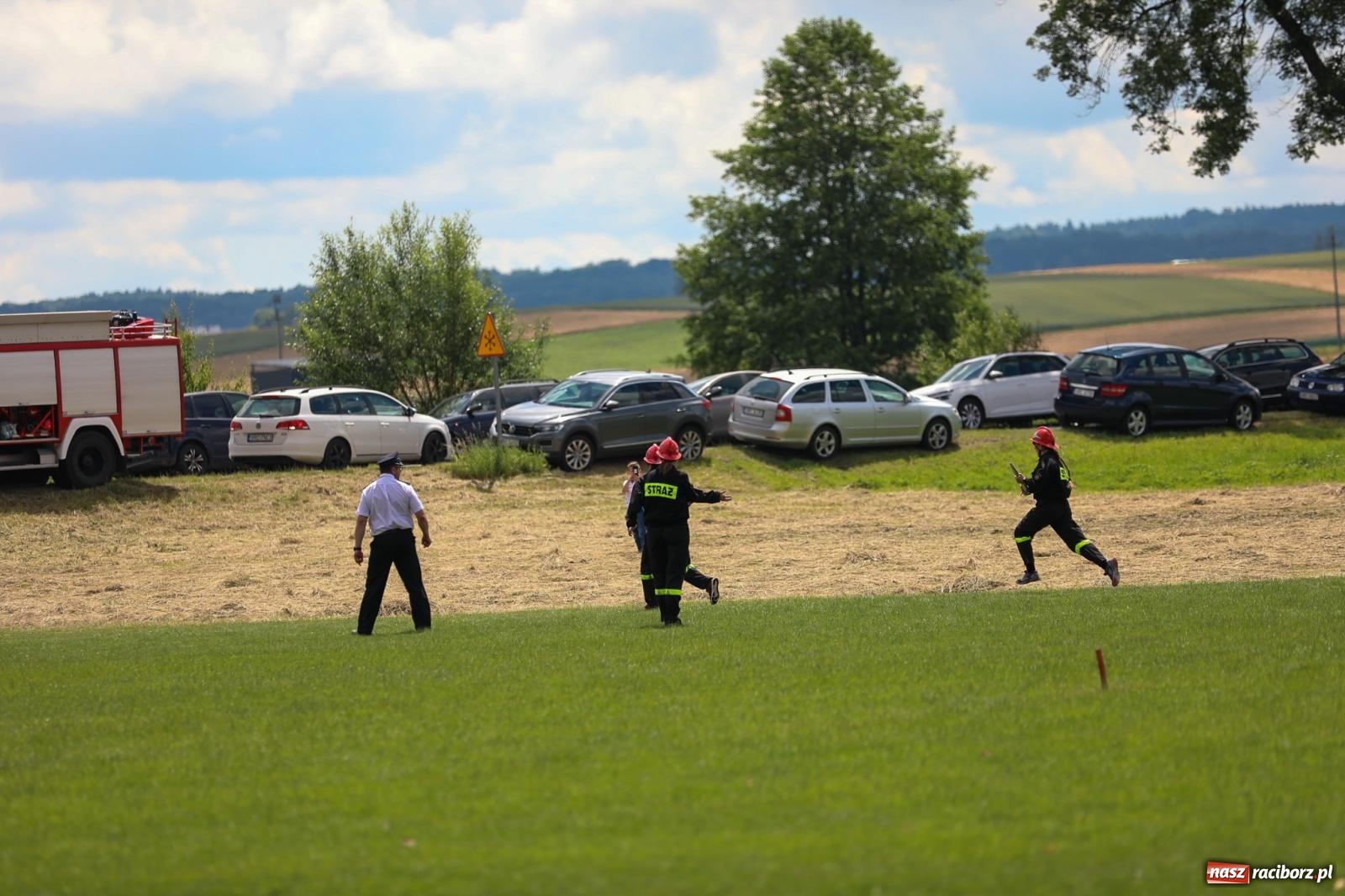 Zdjęcie w galerii na portalu naszraciborz.pl: Krzanowice wywożą trzy puchary z Bojanowa. Gminne zawody sportowo-pożarnicze wiadomości z regionu