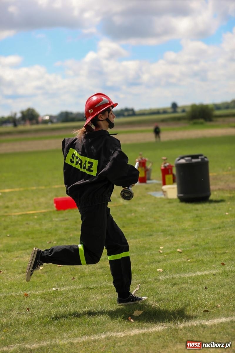Zdjęcie w galerii na portalu naszraciborz.pl: Krzanowice wywożą trzy puchary z Bojanowa. Gminne zawody sportowo-pożarnicze wiadomości z regionu