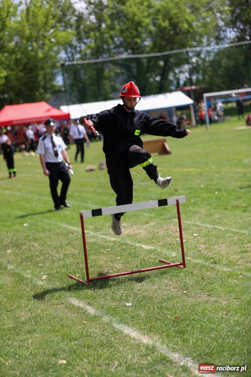 Zdjęcie w galerii na portalu naszraciborz.pl: Krzanowice wywożą trzy puchary z Bojanowa. Gminne zawody sportowo-pożarnicze wiadomości z regionu