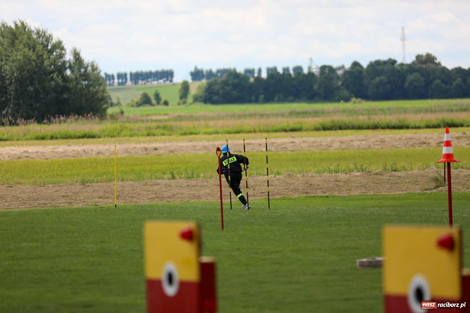 Zdjęcie w galerii na portalu naszraciborz.pl: Krzanowice wywożą trzy puchary z Bojanowa. Gminne zawody sportowo-pożarnicze wiadomości z regionu