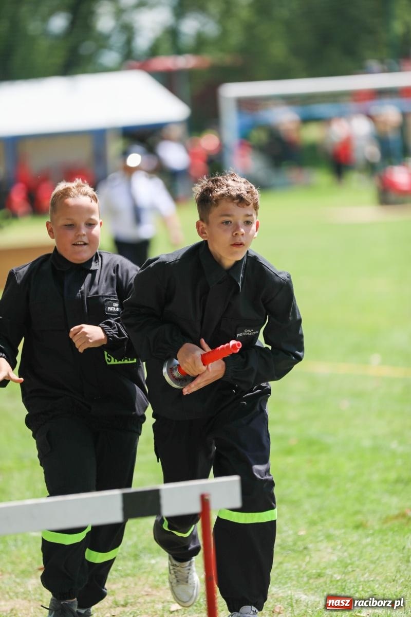 Zdjęcie w galerii na portalu naszraciborz.pl: Krzanowice wywożą trzy puchary z Bojanowa. Gminne zawody sportowo-pożarnicze wiadomości z regionu