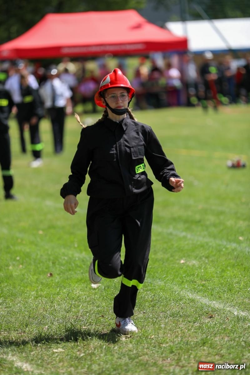 Zdjęcie w galerii na portalu naszraciborz.pl: Krzanowice wywożą trzy puchary z Bojanowa. Gminne zawody sportowo-pożarnicze wiadomości z regionu