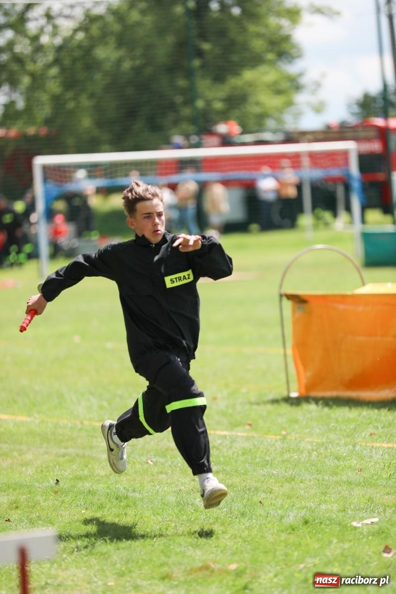 Zdjęcie w galerii na portalu naszraciborz.pl: Krzanowice wywożą trzy puchary z Bojanowa. Gminne zawody sportowo-pożarnicze wiadomości z regionu