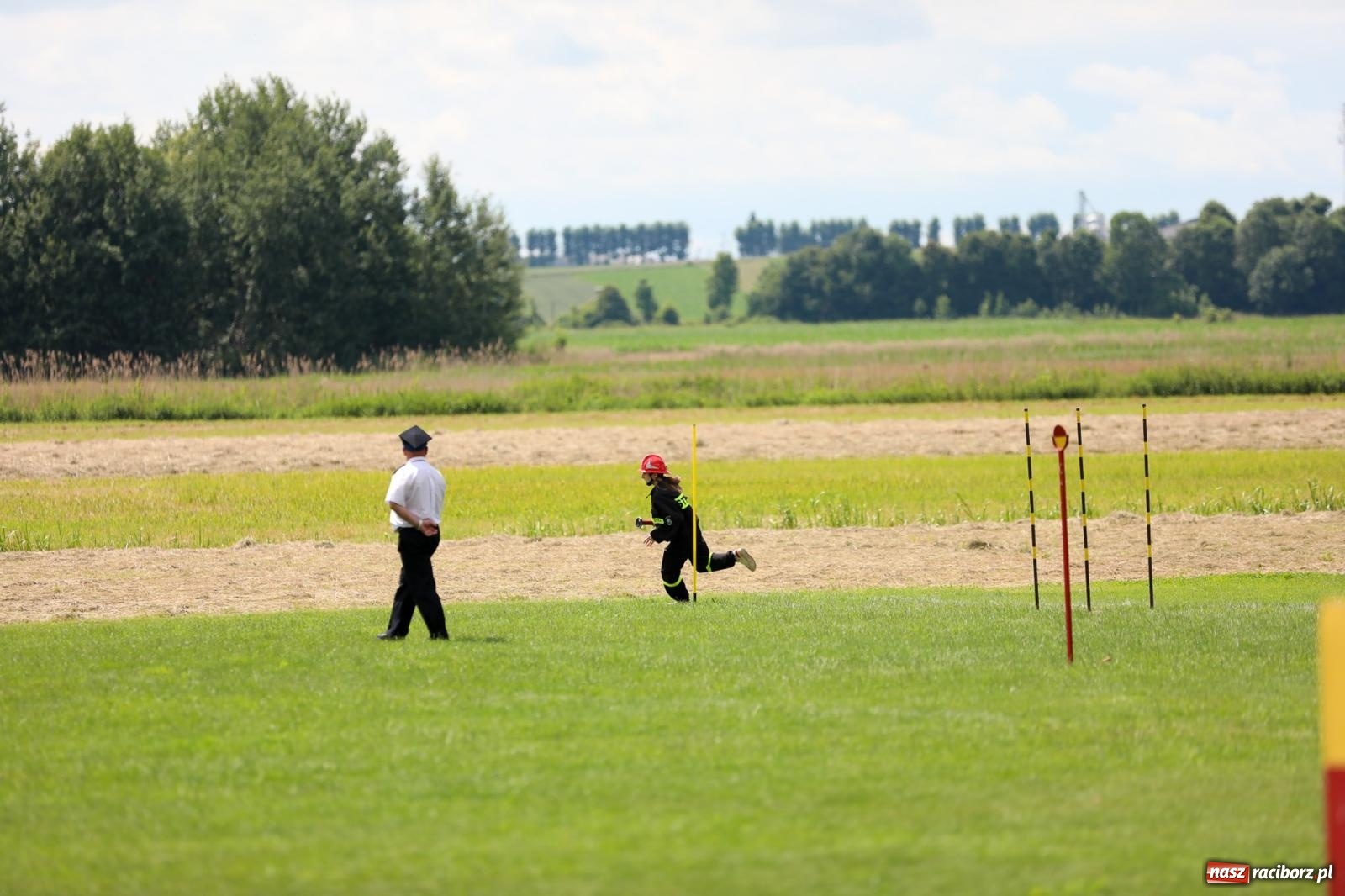 Zdjęcie w galerii na portalu naszraciborz.pl: Krzanowice wywożą trzy puchary z Bojanowa. Gminne zawody sportowo-pożarnicze wiadomości z regionu
