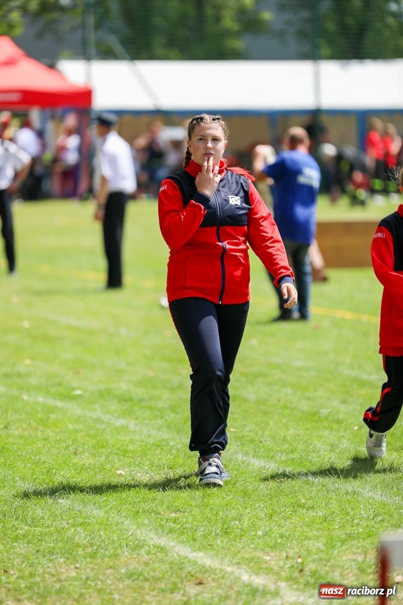 Zdjęcie w galerii na portalu naszraciborz.pl: Krzanowice wywożą trzy puchary z Bojanowa. Gminne zawody sportowo-pożarnicze wiadomości z regionu