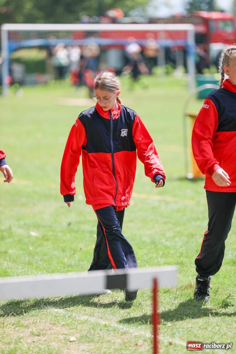 Zdjęcie w galerii na portalu naszraciborz.pl: Krzanowice wywożą trzy puchary z Bojanowa. Gminne zawody sportowo-pożarnicze wiadomości z regionu